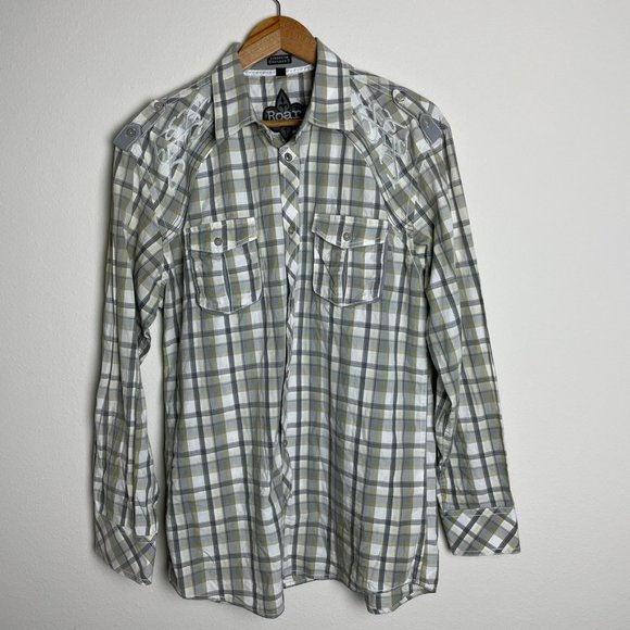 Roar Strength Refined Button Down Shirt - Picture 4 of 5